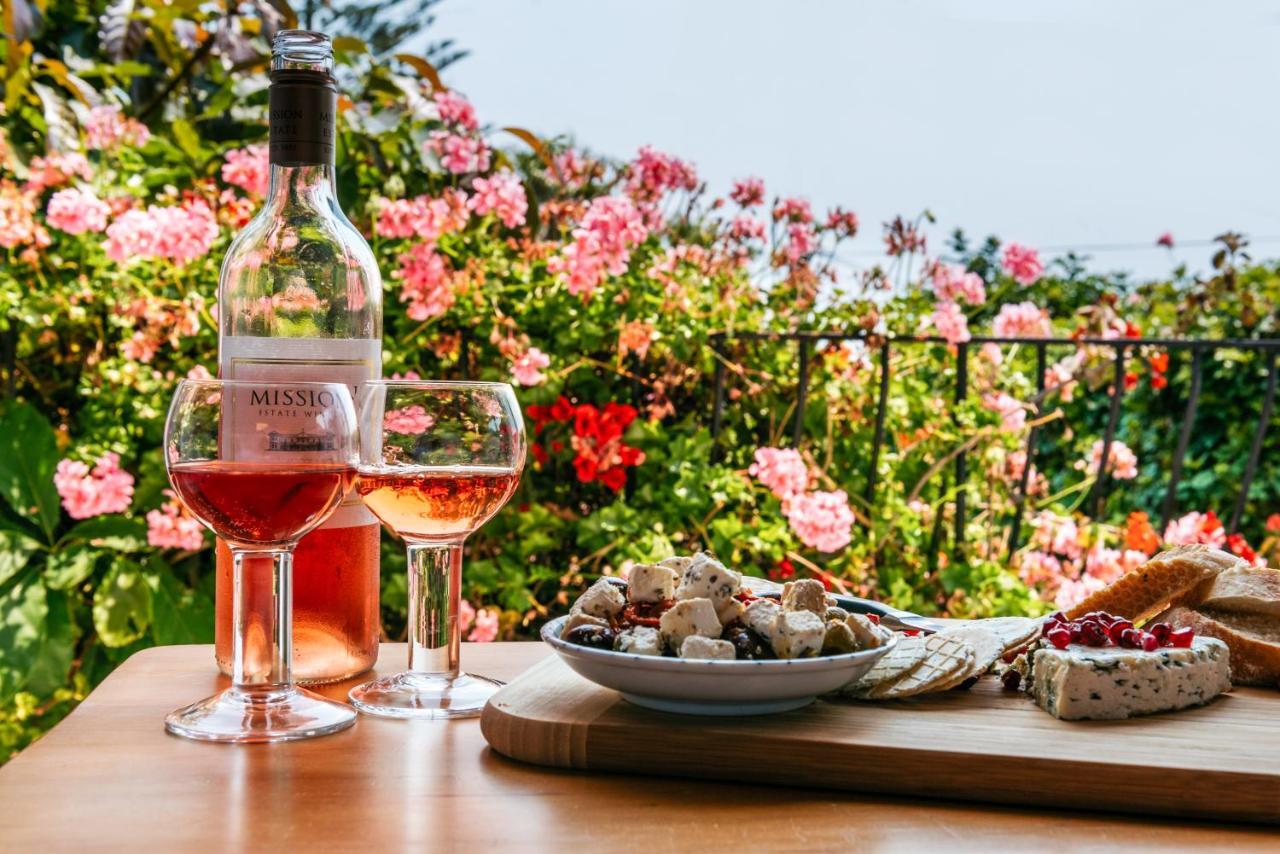 Sunshine Cottage By The Sea - Stay Waiheke Onetangi Εξωτερικό φωτογραφία